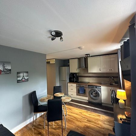 Lovely 2 Bedrooms Apartment Londyn Zewnętrze zdjęcie