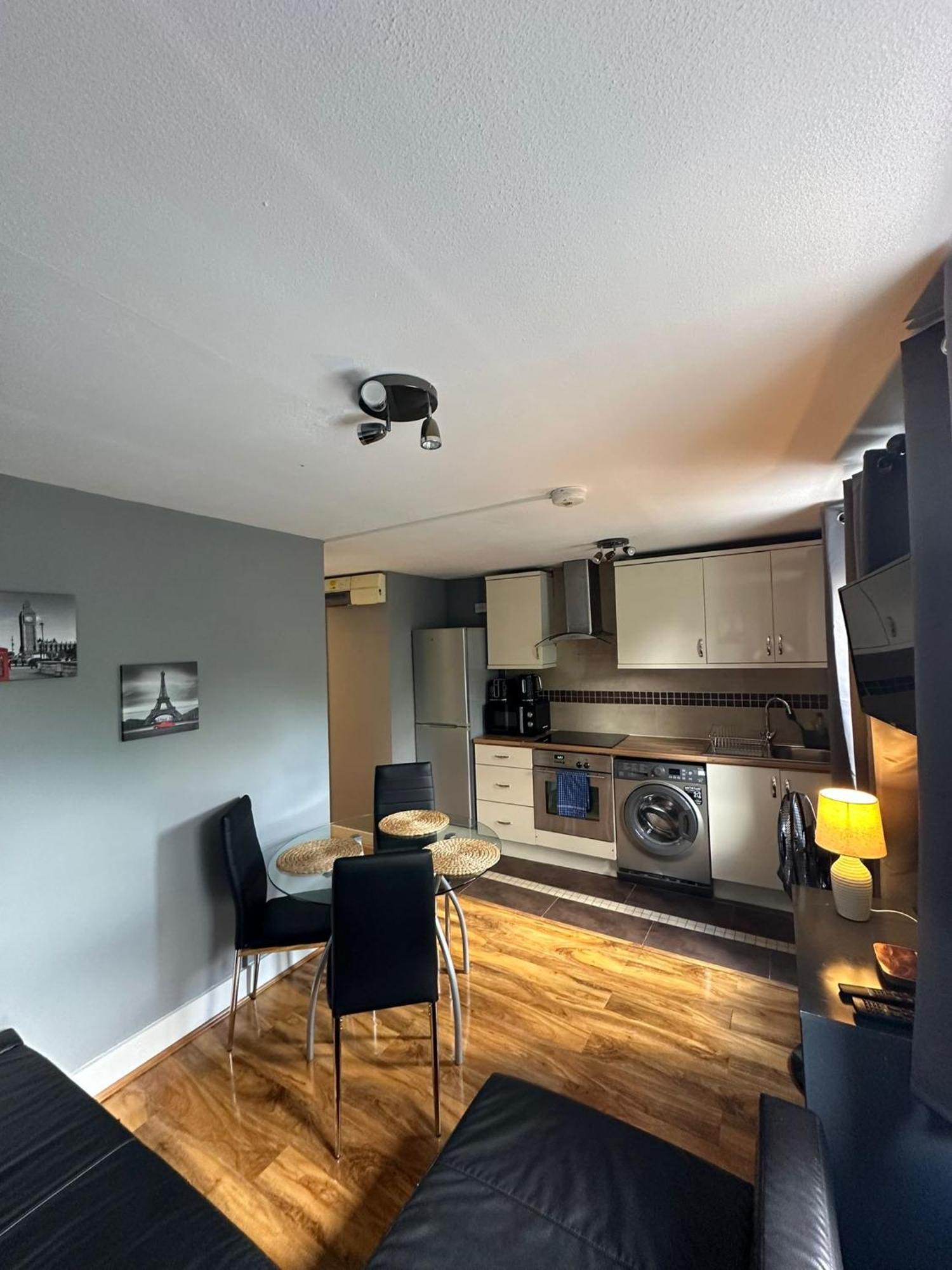 Lovely 2 Bedrooms Apartment Londyn Zewnętrze zdjęcie